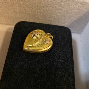 Vintage heart pendant locket